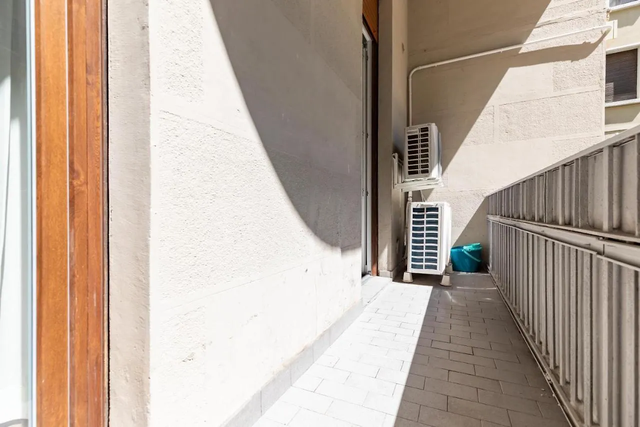Minerva - 1 Bedroom Apartment Two Steps From Milano Centrale Italy